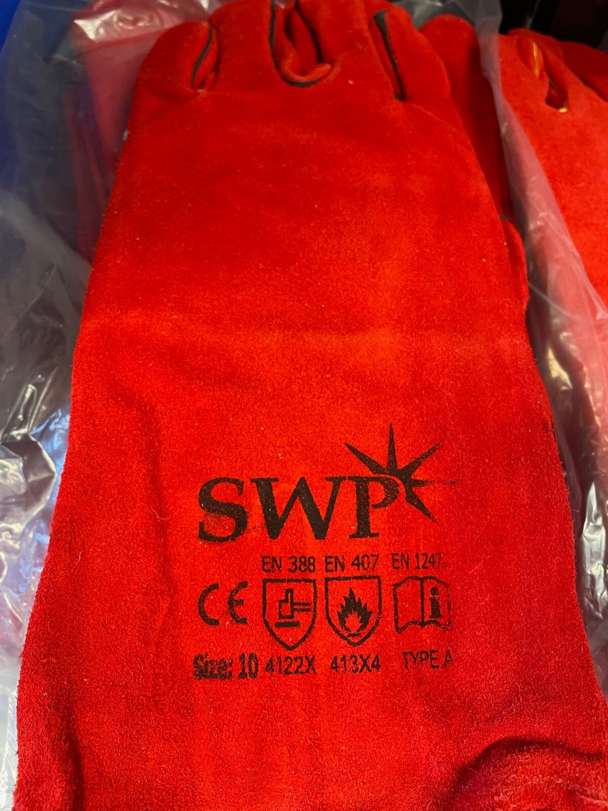 SWP 4-9/13 EW AUTO DARKENING WELD HELMET, GRINDING FUNCTION & WELDING GUANTLETS